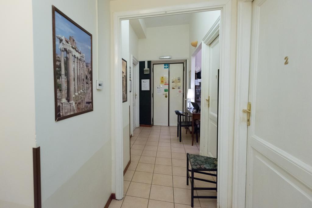 Quo Vadis 2 Alojamento de Acomodação e Pequeno-almoço Roma